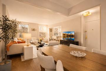 Photo #10 of Greenwich Oasis