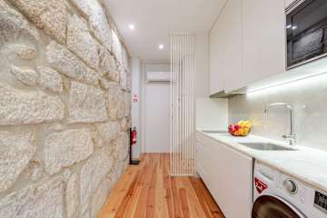 Bright, Cozy & Central Studio by HostWise photo 4