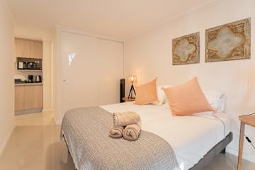 Chic Studio in Santiago Centro with City Views!