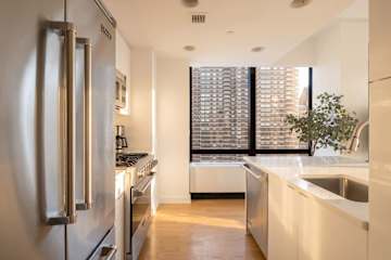 Photo #15 of Skyloft
