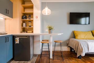 Trendy Design Studio Vaisse | Modern Santiago Stay