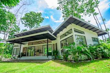 Villa de ensueño Anusara con piscina y aire acondicionado