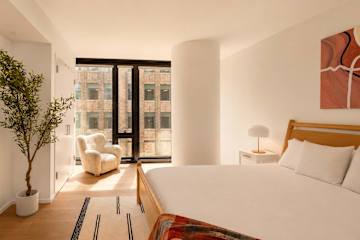 Photo #11 of Embassy IV