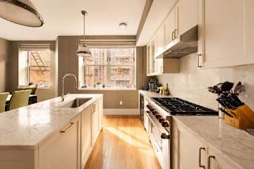 Photo #11 of Amsterdam Residence