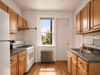 Photo #7 of Lorimer Terrace