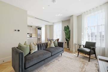 Cheyne Olivera l Luxury Chelsea Retreat with Thames View photo 2