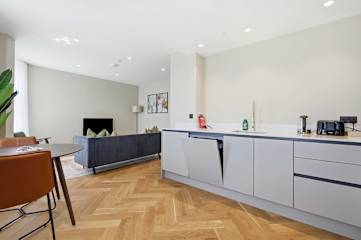 Cheyne Olivera l Luxury Chelsea Retreat with Thames View photo 5