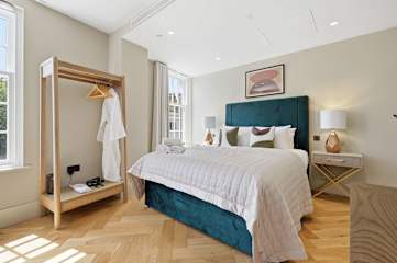 Cheyne Arbor l A Luxury Chelsea Retreat photo 4