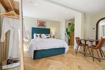 Cheyne Arbor l A Luxury Chelsea Retreat photo 5