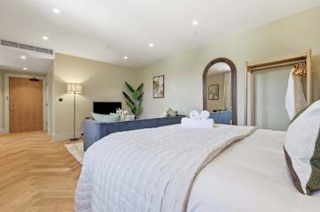 Cheyne Willow l A Luxury Chelsea Retreat photo 7
