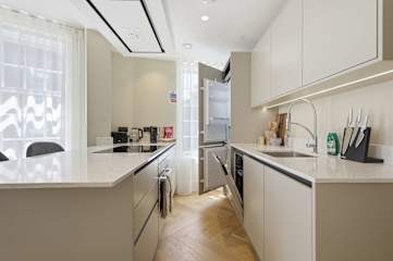 Cheyne Riverwood | Luxury Chelsea Retreat for Business & Leisure stays with Thames Views photo 5