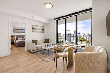 Chic Miami Retreat | Sleeps 6 Modern Miami Retreat