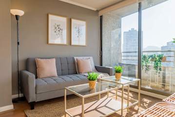 Chic Providencia Apt: Cozy Stay Ideal for 3 Guests