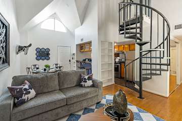 Spacious Austin Loft 4BR Sleeps 12 