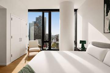 Photo #13 of Embassy I