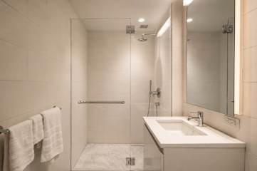 Photo #10 of Embassy V