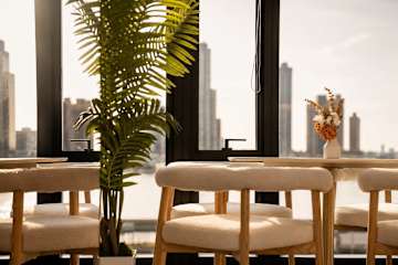Photo #15 of Embassy V