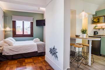 Cozy Studio Retreat in Providencia for 2