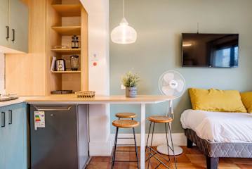 Cozy Studio in Providencia for Three 