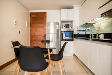 Exclusive Apartment in Las Condes with Pool, For 3
