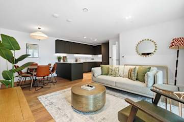 1-Min to Limehouse, Modern Apartment w/ Full photo 1