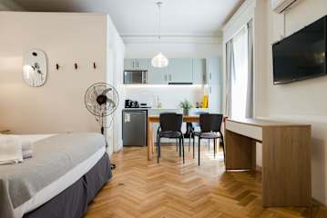 Elegant Studio | AC and Patio Perfect for Families