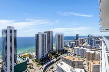Oasis 2 BR Pool & Views for 6