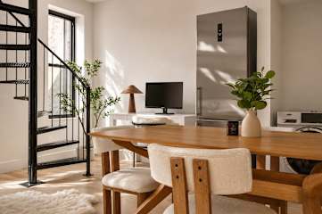 Photo #8 of Midtown Duplex