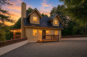 Mountain Escape - Hot Tub - Game Room - Sleeps 8