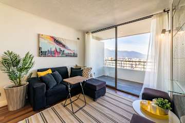 Apartment in Las Condes: Comfort, Pool and Balcony