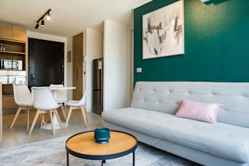 2BR/1BA Apartment Perfect for Families with Pool!