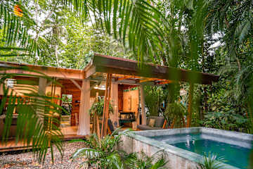 Up Houses | Tropical Retreat w/ Pool  ·  6 Guests