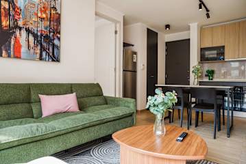 Providencia: 2 Bedrooms, Balcony & Amenities