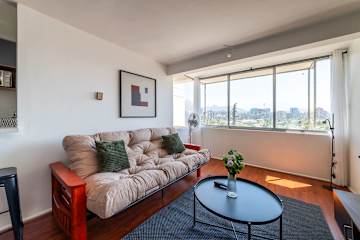 Spacious 2BR Apartment in Prime Location with Pool