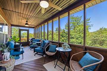 Screened-in Porch