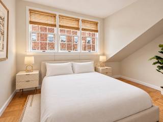 Photo #11 of Macdougal Residence