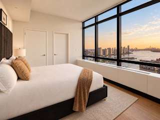 Photo #8 of Skyloft I