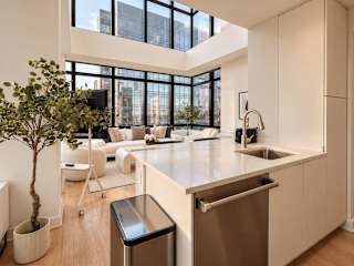 Photo #14 of Skyloft I