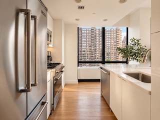 Photo #15 of Skyloft I