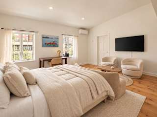 Photo #7 of Washington Loft