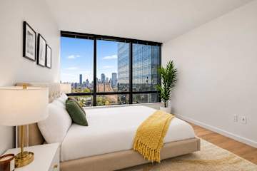 Photo #10 of Skyline III