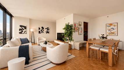 Photo #21 of Skyline IV