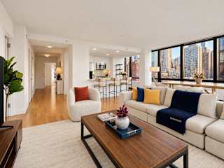 Photo #17 of Skyline II