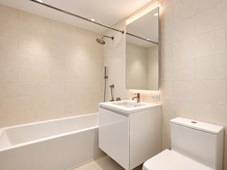 Photo #16 of Embassy II