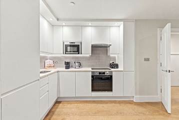 The Cedar l 2 Bed l Lower Marsh, Waterloo photo 7
