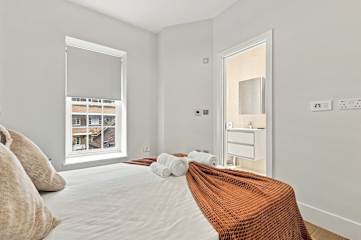 The Maple l 2 bed l Lower Marsh, Waterloo photo 6