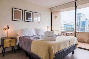 Chic 1BR Oasis in Las Condes: Pool and City Views