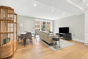 The Cedar l 2 Bed l Lower Marsh, Waterloo photo 4