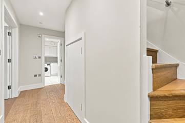 The Cedar l 2 Bed l Lower Marsh, Waterloo photo 5