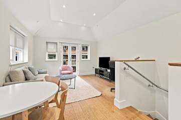 The Willow l 1 Bed l Lower Marsh, Waterloo photo 3